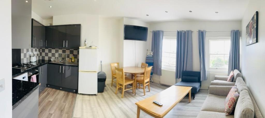 Entire New Flat With View To River Yare, H7 Apartment Горад Грэйт Ярмут Екстериор снимка