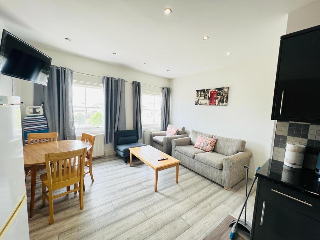 Entire New Flat With View To River Yare, H7 Apartment Горад Грэйт Ярмут Екстериор снимка